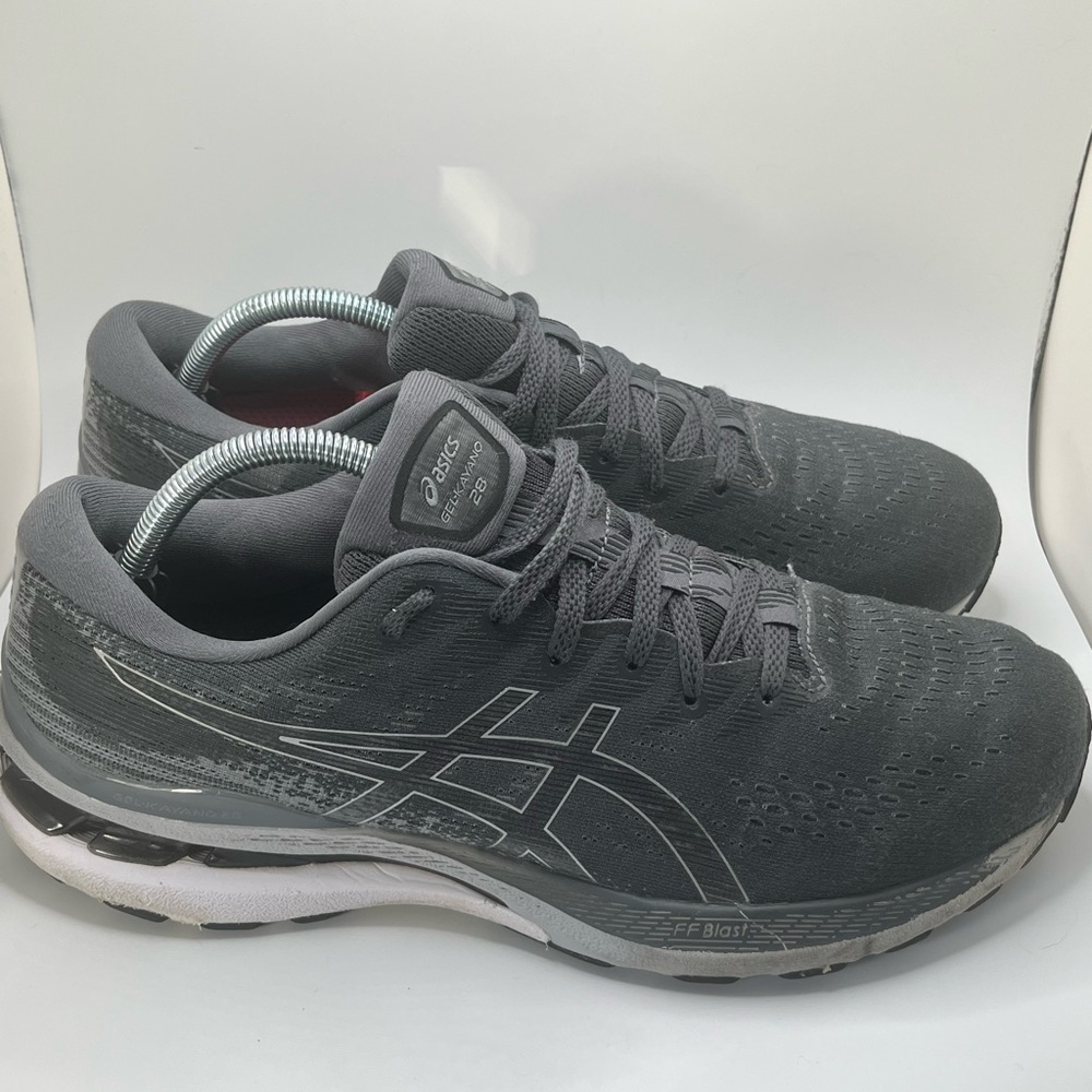 ASICS GEL KAYANO 28 MEN sz 10 BLACK WHITE RUNNING SHOE SNEAKER 1011B189